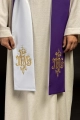 Stuła liturgiczna dwustronna fioletowo-biała z haftem IHS - KST/053/03-04/12 - HAF KST/053/03-04/12 - Dewocjonalia P.H. Jakóbczak - Katolicki sklep liturgiczny i hurtownia