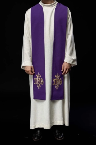 Stuła liturgiczna fioletowa z haftem IHS - KST/053/03/12 - HAF KST/053/03/12 - Dewocjonalia P.H. Jakóbczak - Katolicki sklep liturgiczny i hurtownia