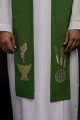 Stuła kapłańska zielona z haftem eucharystycznym - KST/009/01/01 - HAF KST/009/01/01 - Dewocjonalia P.H. Jakóbczak - Katolicki sklep liturgiczny i hurtownia