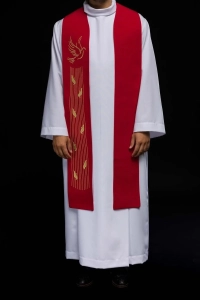 Stuła liturgiczna czerwona z dekoracyjnym haftem - KST/218/02/62