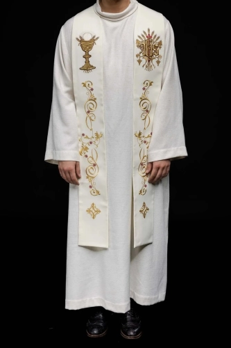 Stuła liturgiczna ecru z haftem IHS - KST/411/05/01 - HAF KST/411/05/01 - Dewocjonalia P.H. Jakóbczak - Katolicki sklep liturgiczny i hurtownia