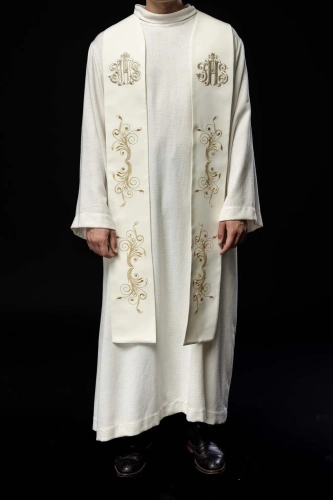 Stuła liturgiczna ecru z haftem IHS - KST/413/05/01 - HAF KST/413/05/01 - Dewocjonalia P.H. Jakóbczak - Katolicki sklep liturgiczny i hurtownia