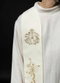 Stuła liturgiczna ecru z haftem IHS - KST/413/05/01 - HAF KST/413/05/01 - Dewocjonalia P.H. Jakóbczak - Katolicki sklep liturgiczny i hurtownia