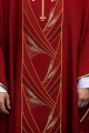 Czerwony ornat z haftowaną taśmą PAX - LE/7050/02 - HAF LE/7050/02 - Dewocjonalia P.H. Jakóbczak - Katolicki sklep liturgiczny i hurtownia