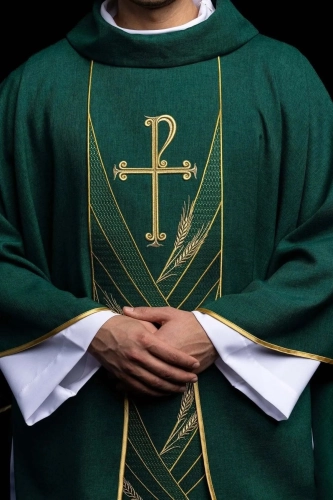 Zielony ornat z haftowanym pasem PAX - LE/7050/01 - HAF LE/7050/01 - Dewocjonalia P.H. Jakóbczak - Katolicki sklep liturgiczny i hurtownia