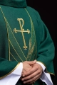 Zielony ornat z haftowanym pasem PAX - LE/7050/01 - HAF LE/7050/01 - Dewocjonalia P.H. Jakóbczak - Katolicki sklep liturgiczny i hurtownia
