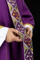 Ornat fioletowy z haftowanym pasem ozdobnym - LE/7042/03 - HAF LE/7042/03 - Dewocjonalia P.H. Jakóbczak - Katolicki sklep liturgiczny i hurtownia