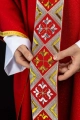 Ornat czerwony z haftowanym pasem ozdobnym - LE/7042/02 - HAF LE/7042/02 - Dewocjonalia P.H. Jakóbczak - Katolicki sklep liturgiczny i hurtownia
