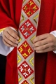 Ornat czerwony z haftowanym pasem ozdobnym - LE/7042/02 - HAF LE/7042/02 - Dewocjonalia P.H. Jakóbczak - Katolicki sklep liturgiczny i hurtownia