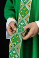 Zielony ornat z haftowanym pasem ozdobnym - LE/7042/01 - HAF LE/7042/01 - Dewocjonalia P.H. Jakóbczak - Katolicki sklep liturgiczny i hurtownia