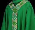 Zielony ornat z haftowanym pasem ozdobnym - LE/7042/01 - HAF LE/7042/01 - Dewocjonalia P.H. Jakóbczak - Katolicki sklep liturgiczny i hurtownia