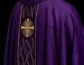 Fioletowy ornat z haftem złotego krzyża - KOR/277/03/53 - HAF KOR/277/03/53 - Dewocjonalia P.H. Jakóbczak - Katolicki sklep liturgiczny i hurtownia