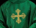 Ornat zielony z haftowanym krzyżem na tkaninie żakardowej - KOR/403/01/11 - HAF KOR/403/01/11 - Dewocjonalia P.H. Jakóbczak - Katolicki sklep liturgiczny i hurtownia