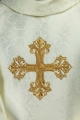 Ornat ecru z haftowanym krzyżem na tkaninie żakardowej - KOR/403/05/11 - HAF KOR/403/05/11 - Dewocjonalia P.H. Jakóbczak - Katolicki sklep liturgiczny i hurtownia