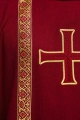 Czerwony ornat liturgiczny z haftowanym krzyżem i żakardowymi pasami - KOR/975/02/70 - HAF KOR/975/02/70 - Dewocjonalia P.H. Jakóbczak - Katolicki sklep liturgiczny i hurtownia