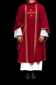 Czerwony ornat liturgiczny z haftowanym krzyżem i żakardowymi pasami - KOR/975/02/70 - HAF KOR/975/02/70 - Dewocjonalia P.H. Jakóbczak - Katolicki sklep liturgiczny i hurtownia