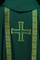 Zielony ornat liturgiczny z haftowanym krzyżem i żakardowymi pasami - KOR/975/01/70 - HAF KOR/975/01/70 - Dewocjonalia P.H. Jakóbczak - Katolicki sklep liturgiczny i hurtownia