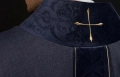Ornat fioletowy z haftowanym pasem i kołnierzem zdobionym krzyżem - LE/7073/03 - HAF LE/7073/03 - Dewocjonalia P.H. Jakóbczak - Katolicki sklep liturgiczny i hurtownia