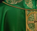 Zielony ornat z bogatym haftem i ozdobnymi kamieniami - LE/7012/01 - HAF LE/7012/01 - Dewocjonalia P.H. Jakóbczak - Katolicki sklep liturgiczny i hurtownia