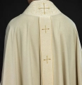 Ornat ecru z haftowanym pasem i kołnierzem zdobionym krzyżem - LE/7073/05 - HAF LE/7073/05 - Dewocjonalia P.H. Jakóbczak - Katolicki sklep liturgiczny i hurtownia