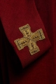 Czerwony ornat z haftowanym pasem krzyży - LE/7074/02 - HAF LE/7074/02 - Dewocjonalia P.H. Jakóbczak - Katolicki sklep liturgiczny i hurtownia