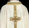 Ręcznie zdobiony ornat ecru z kamieniami naturalnymi - HM/7015/05/99 - HAF HM/7015/05/99 - Dewocjonalia P.H. Jakóbczak - Katolicki sklep liturgiczny i hurtownia