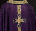 Ręcznie zdobiony ornat fioletowy z kamieniami naturalnymi - HM/7015/03/99 - HAF HM/7015/03/99 - Dewocjonalia P.H. Jakóbczak - Katolicki sklep liturgiczny i hurtownia