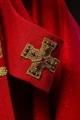 Ornat czerwony ręcznie zdobiony z kamieniami naturalnymi - HM/7001/02/71/PA02 - HAF HM/7001/02/71/PA02 - Dewocjonalia P.H. Jakóbczak - Katolicki sklep liturgiczny i hurtownia