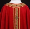 Ornat czerwony ręcznie zdobiony z kamieniami naturalnymi - HM/7001/02/71/PA02 - HAF HM/7001/02/71/PA02 - Dewocjonalia P.H. Jakóbczak - Katolicki sklep liturgiczny i hurtownia