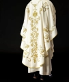 Ornat liturgiczny ecru haftowany z motywami IHS i winorośli - LE/7037/05 - HAF LE/7037/05 - Dewocjonalia P.H. Jakóbczak - Katolicki sklep liturgiczny i hurtownia