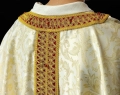 Ręcznie wykonany ornat liturgiczny ecru z kamieniami naturalnymi - HM/7009/05/90/PA02 - HAF HM/7009/05/90/PA02 - Dewocjonalia P.H. Jakóbczak - Katolicki sklep liturgiczny i hurtownia