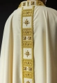Ornat ecru ręcznie zdobiony z kamieniami naturalnymi - HM/7008/05/96 - HAF HM/7008/05/96 - Dewocjonalia P.H. Jakóbczak - Katolicki sklep liturgiczny i hurtownia