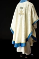 Ornat maryjny ecru ręcznie zdobiony kamieniami naturalnymi - HM/7006/05/88 - HAF HM/7006/05/88 - Dewocjonalia P.H. Jakóbczak - Katolicki sklep liturgiczny i hurtownia