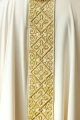 Ornat ecru bogato haftowany motywem kwiatowym z krzyżami - LE/7027/05 - HAF LE/7027/05 - Dewocjonalia P.H. Jakóbczak - Katolicki sklep liturgiczny i hurtownia