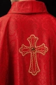 Ornat czerwony haftowany z symbolem krzyża - KOR/227/02/11 - HAF KOR/227/02/11 - Dewocjonalia P.H. Jakóbczak - Katolicki sklep liturgiczny i hurtownia