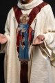 Ornat ecru z wizerunkiem Jezusa Dobrego Pasterza z ozdobnym bordowym paskiem - LE/7035/05 - HAF LE/7035/05 - Dewocjonalia P.H. Jakóbczak - Katolicki sklep liturgiczny i hurtownia