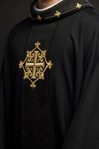 Ornat czarny haftowany na aksamicie z symbolem czarnego krzyża - LE/7029/07 - HAF LE/7029/07 - Dewocjonalia P.H. Jakóbczak - Katolicki sklep liturgiczny i hurtownia