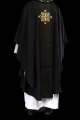 Ornat czarny haftowany na aksamicie z symbolem czarnego krzyża - LE/7029/07 - HAF LE/7029/07 - Dewocjonalia P.H. Jakóbczak - Katolicki sklep liturgiczny i hurtownia