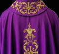 Fioletowy ornat bogato haftowany kamieniami - LE/7014/03 - HAF LE/7014/03 - Dewocjonalia P.H. Jakóbczak - Katolicki sklep liturgiczny i hurtownia