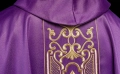 Fioletowy ornat bogato haftowany z połyskiem - LE/7021/03 - HAF LE/7021/03 - Dewocjonalia P.H. Jakóbczak - Katolicki sklep liturgiczny i hurtownia