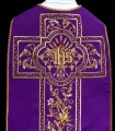 Fioletowy ornat rzymski haftowany motywem IHS - KOR/200/03/01 - HAF KOR/200/03/01 - Dewocjonalia P.H. Jakóbczak - Katolicki sklep liturgiczny i hurtownia