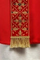 Czerwony ornat zdobiony 500 kamieniami z wąskim pasem - LE/7104/02 - HAF LE/7104/02 - Dewocjonalia P.H. Jakóbczak - Katolicki sklep liturgiczny i hurtownia