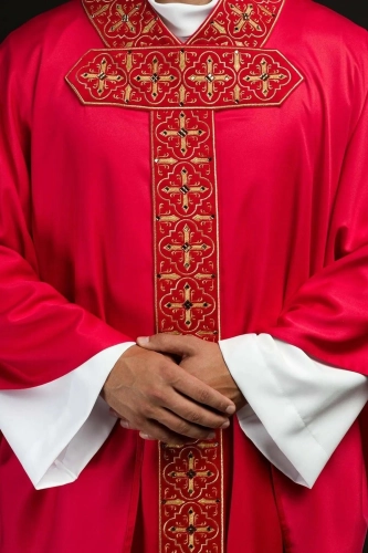 Ornat czerwony bogato haftowany ozdobiony czerwonymi kamieniami - LE/7004/02 - HAF LE/7004/02 - Dewocjonalia P.H. Jakóbczak - Katolicki sklep liturgiczny i hurtownia
