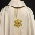 Ornat maryjny ecru błyszczący kamieniami - LE/7025/05 - HAF LE/7025/05 - Dewocjonalia P.H. Jakóbczak - Katolicki sklep liturgiczny i hurtownia