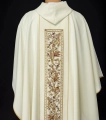 Bogato zdobiony ornat ecru z motywem IHS - KOR/056/05/01 - HAF KOR/056/05/01 - Dewocjonalia P.H. Jakóbczak - Katolicki sklep liturgiczny i hurtownia