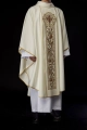Bogato zdobiony ornat ecru z motywem IHS - KOR/056/05/01 - HAF KOR/056/05/01 - Dewocjonalia P.H. Jakóbczak - Katolicki sklep liturgiczny i hurtownia