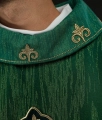 Zielony ornat z bogato haftowanym krzyżem i ozdobionym kołnierzem - LE/7036/01 - HAF LE/7036/01 - Dewocjonalia P.H. Jakóbczak - Katolicki sklep liturgiczny i hurtownia