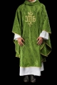 Zielony ornat liturgiczny z haftowanym motywem IHS na ozdobnej tkaninie - LE/7032/01 - HAF LE/7032/01 - Dewocjonalia P.H. Jakóbczak - Katolicki sklep liturgiczny i hurtownia