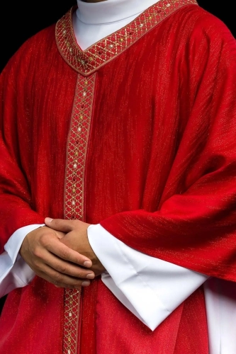 Czerwony ornat liturgiczny z haftowanym pasem i kołnierzem - LE/7033/02 - HAF LE/7033/02 - Dewocjonalia P.H. Jakóbczak - Katolicki sklep liturgiczny i hurtownia