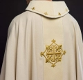 Ornat ecru z aksamitnym pasem i haftem krzyża - LE/7030/05 - HAF LE/7030/05 - Dewocjonalia P.H. Jakóbczak - Katolicki sklep liturgiczny i hurtownia